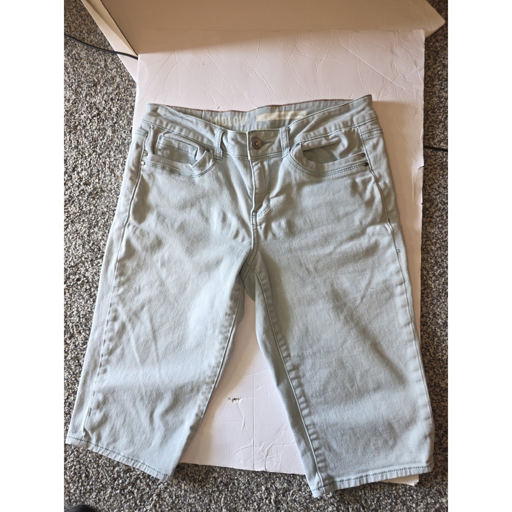 DKNY‎ Ludlow Wash Bermuda Shorts. Size 10 18" Waist,9" Rise, 15" Inseam. ...